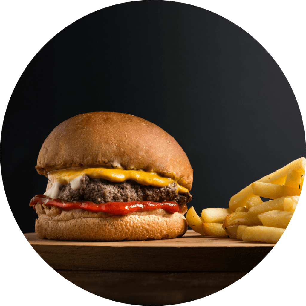 hamburger met friet bij frietwagen huren in breda met de sluis catering